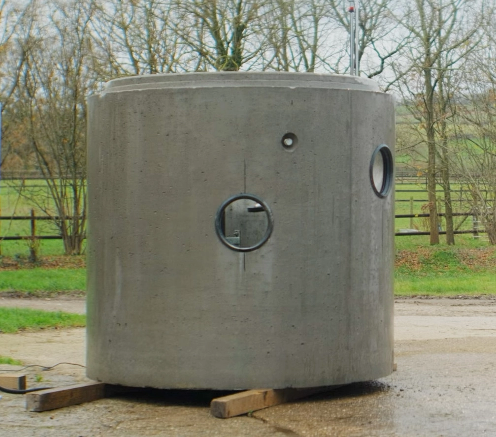 ToggleBlok® Chambers provides an alternative and efficient way to install pollution containment valves on-site. Supplied with ToggleBlok® valves already pre-fitted into high-grade concrete or durable plastic chambers, these prefabricated units help to streamline the installation process.